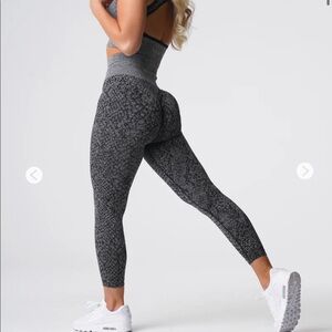 NVGTN Black Speckled Snakeskin Seamless Leggings M